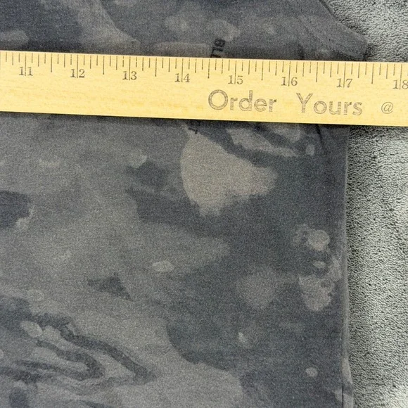 Under Armour Project Rock Womens Small Gray Camo Brahma Bull Sleeveless Hoodie - Picture 5 of 10